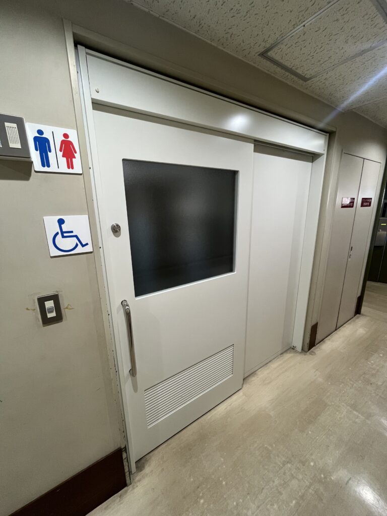 ドア改修工事②